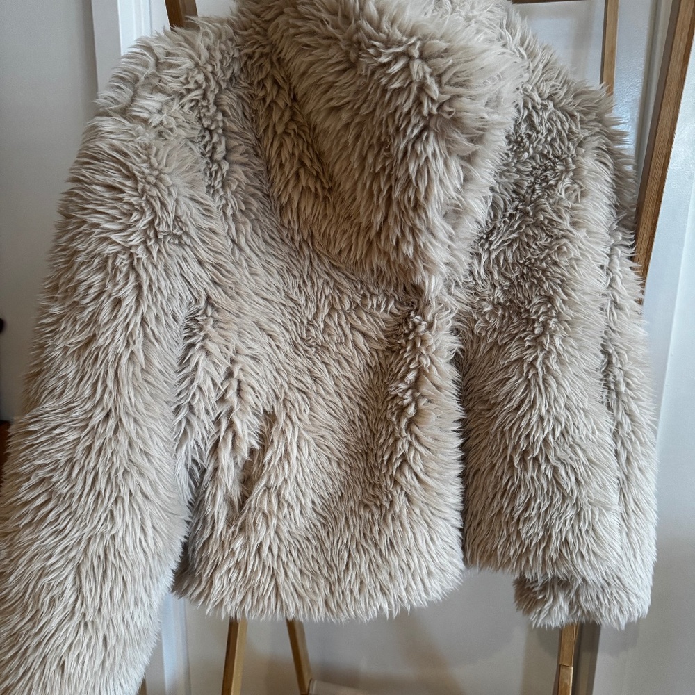 Endless Love - faux fur jacket
